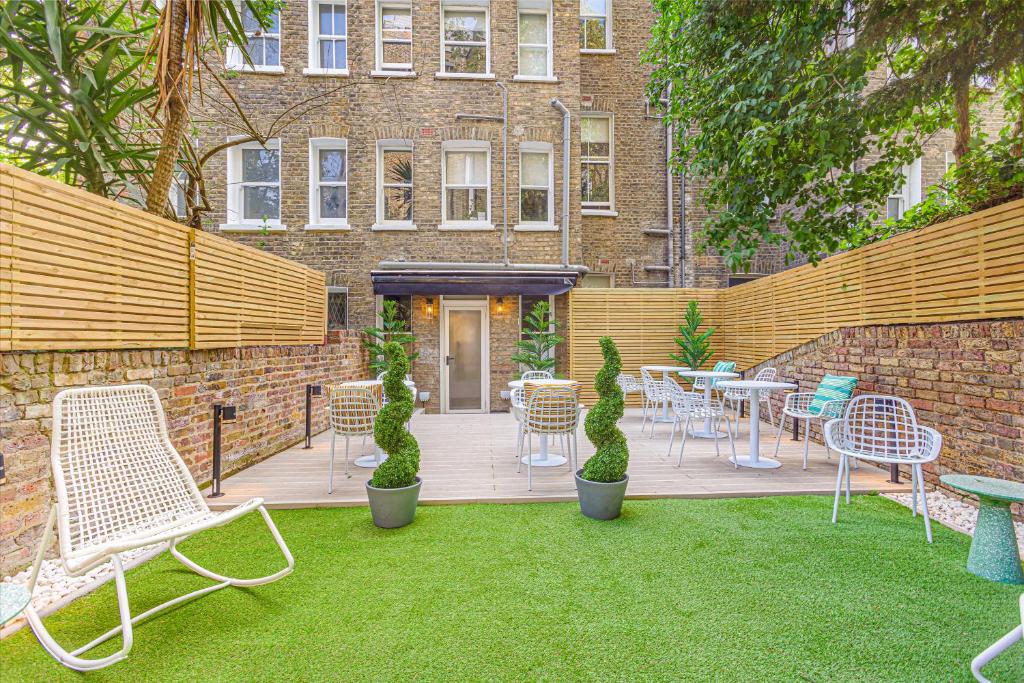 Bob W London Earl's Court - Warwick Road - Resim 6