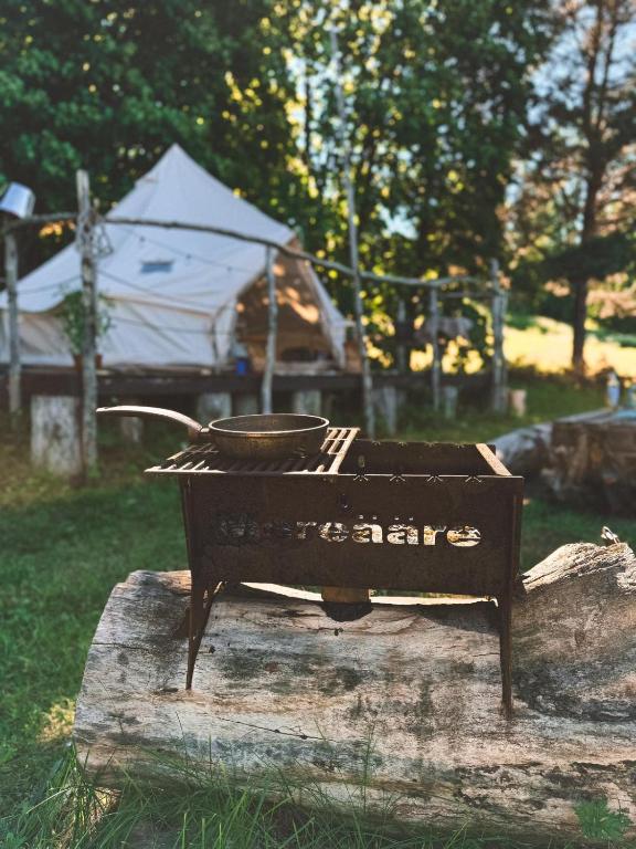 Zahrada ubytování Mereääre Glamping ja Rannamaja