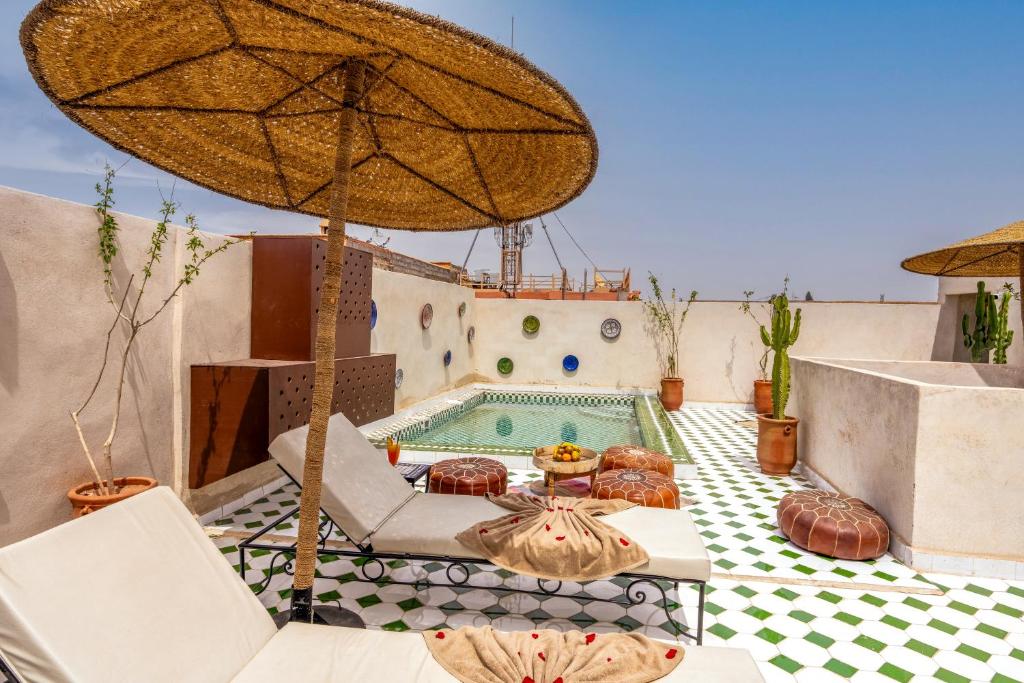 Bazén v ubytování Riad Nowara Marrakech nebo v jeho okolí