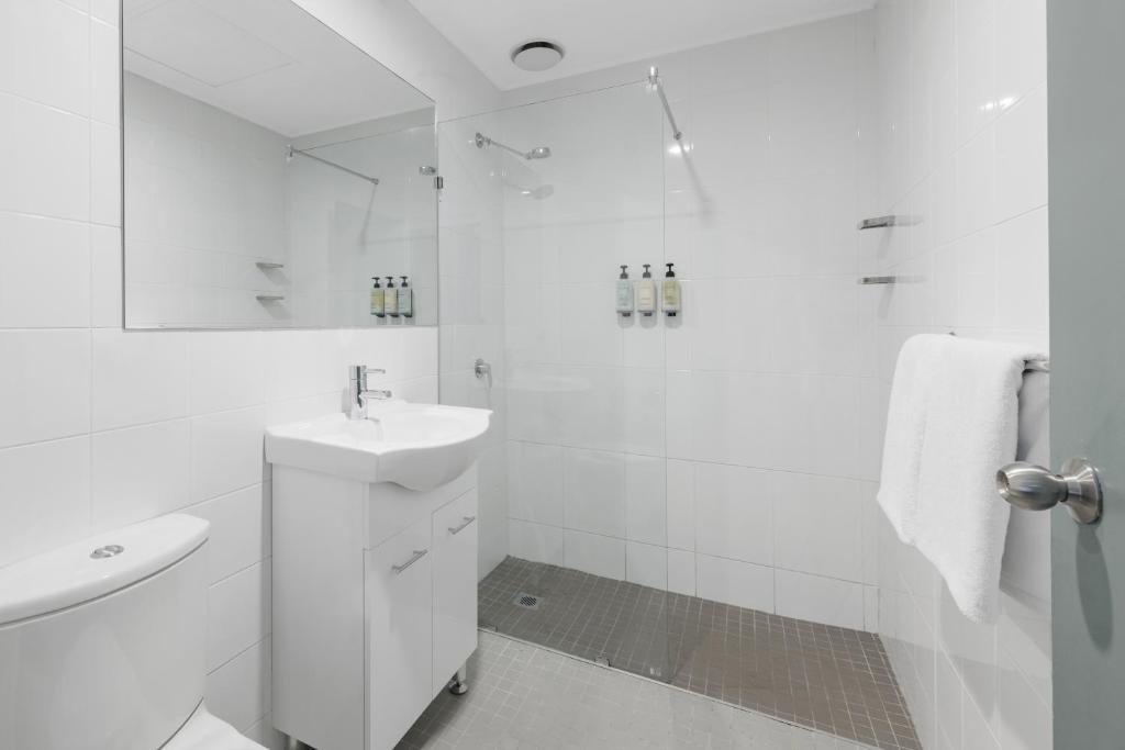 Koupelna v ubytování Vulcan Hotel Sydney