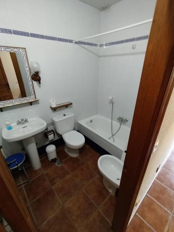 Albergue el Caseron de Fuentes Carrionas - Mixed Dormitory Room