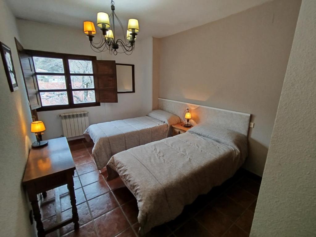 Albergue el Caseron de Fuentes Carrionas - Twin Room
