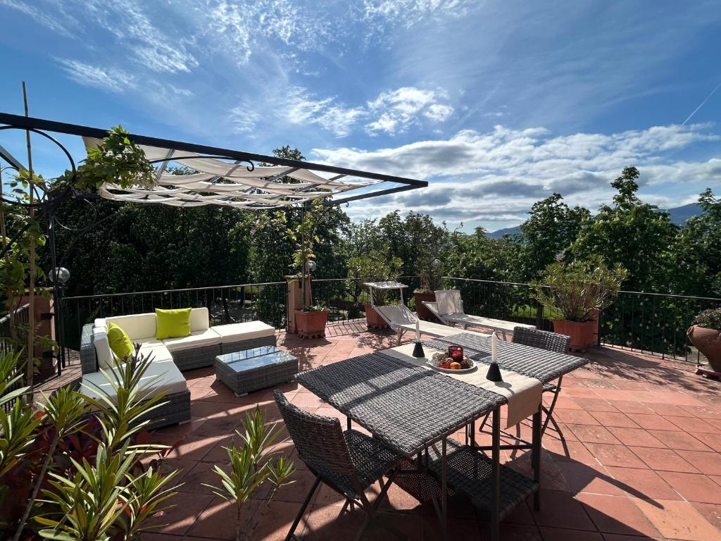 La TERRAZZA fra le TORRI 발코니 또는 테라스