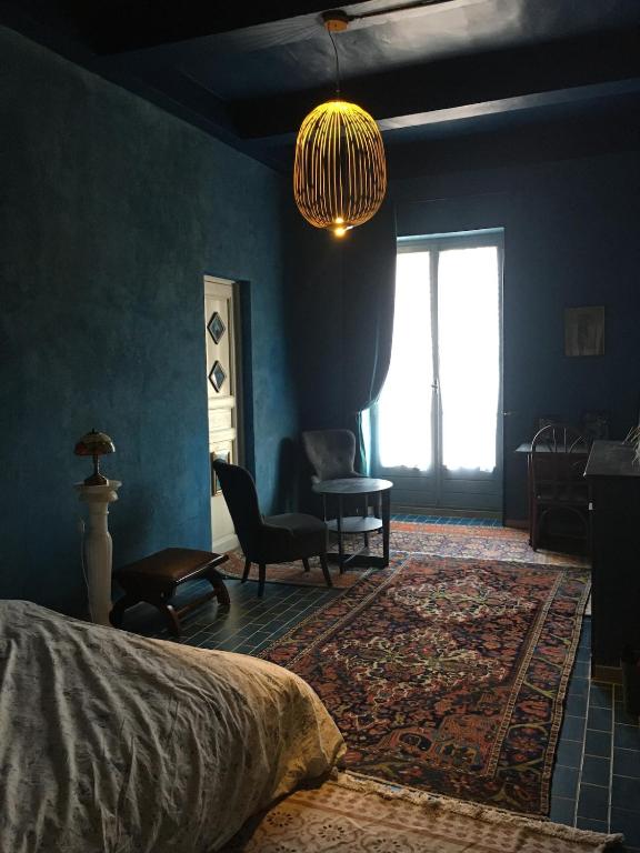 Photo de la galerie de l'établissement Entire 19th century 120m Belle Epoque Bedarieux 34600, à Bédarieux