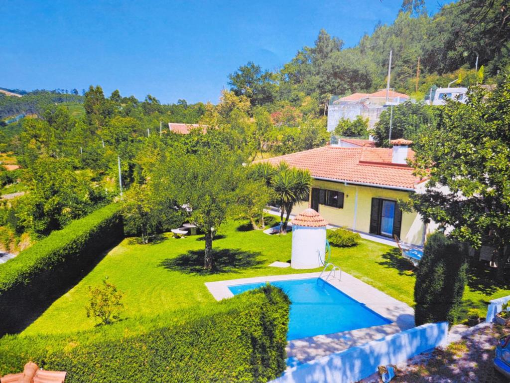 Πισίνα στο ή κοντά στο Quintihna Das Tres Horas à Godinhacos Vila Verde