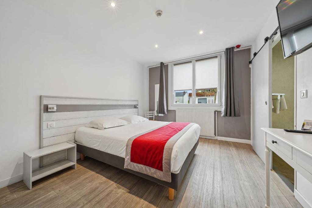Postel nebo postele na pokoji v ubytování Hôtel Restaurant AKENA Camiers-Le Touquet - 2 étoiles