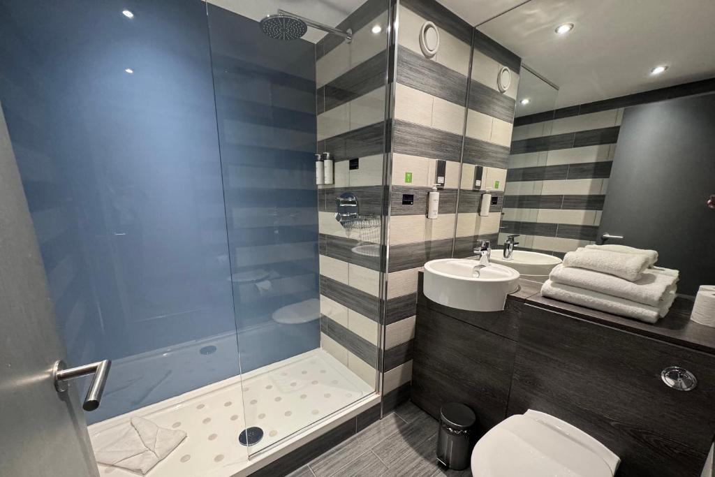 Village Hotel Edinburgh - Resim 17