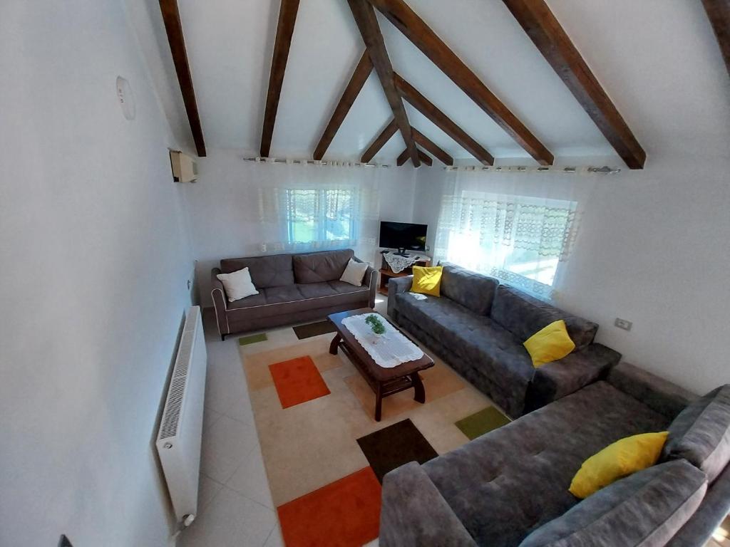 Posezení v ubytování Guest House Ilir