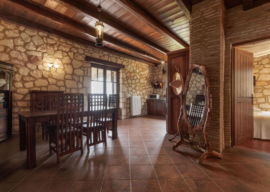 Fotografia z galérie ubytovania Armos Stone Villa - Private Pool & Sea Views, by ZanteWize v destinácii Skinária