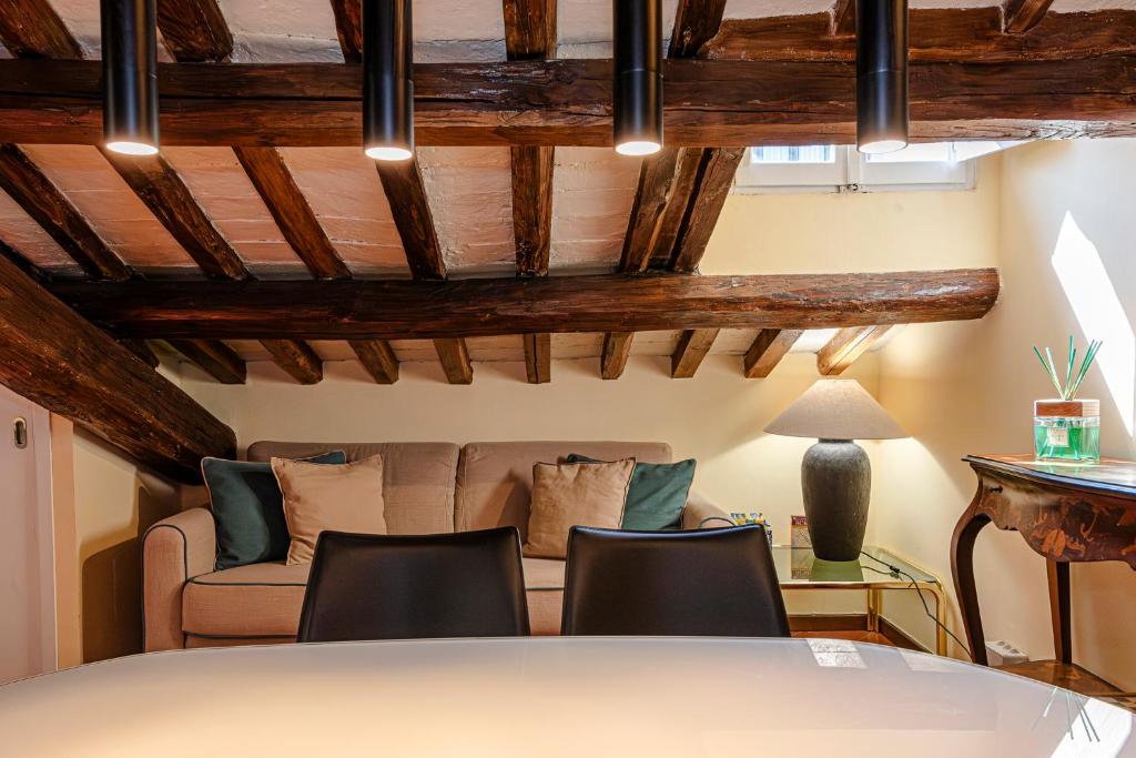 Posedenie v ubytovaní Luxury Apartment Pantheon