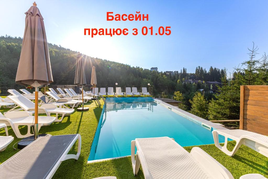 Bazén v ubytování Konopka Forest Home & SPA nebo v jeho okolí
