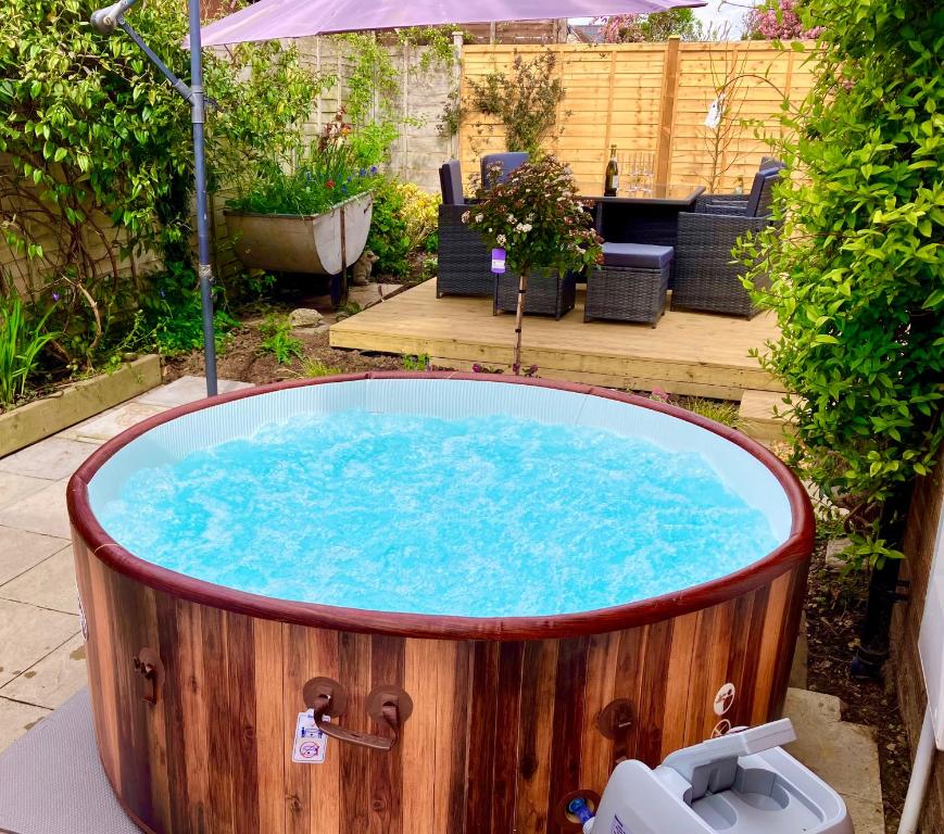 Φωτογραφία από το άλμπουμ του Elkstone House, Hot tub Luxury, Comfortable Home σε Malvern Link