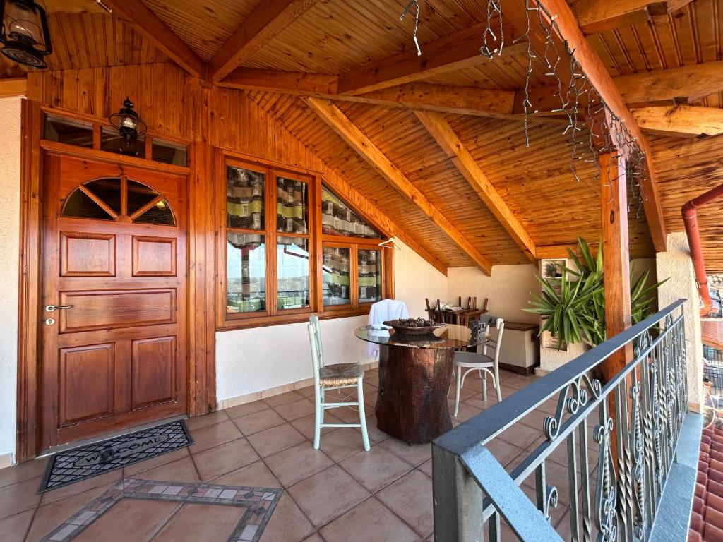 Guesthouse Doma est 1991 - 9