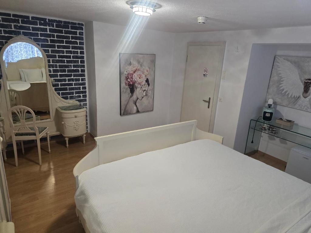Postel nebo postele na pokoji v ubytování Zimmer corse 08