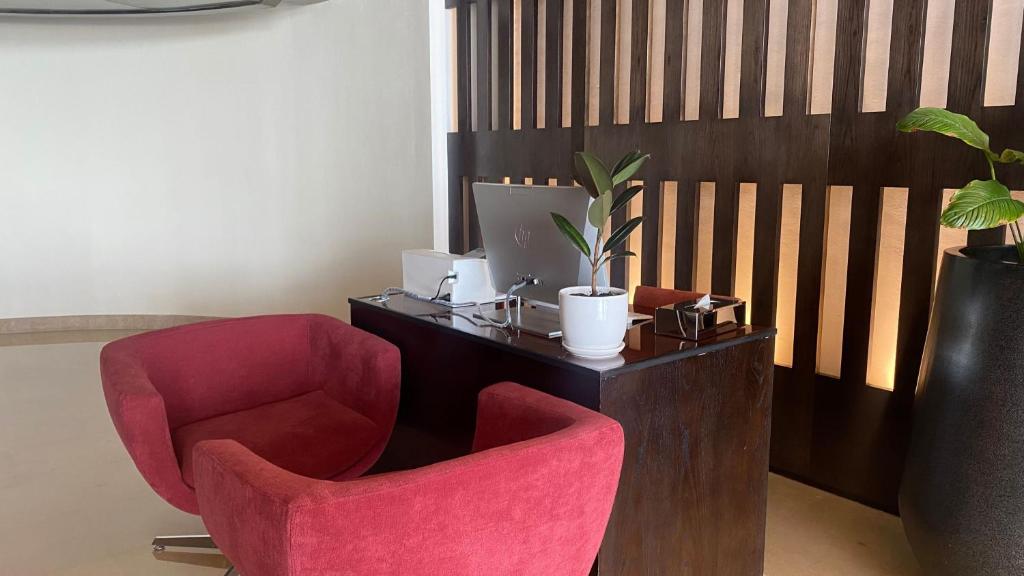 Posezení v ubytování Holiday Inn Abu Dhabi by IHG
