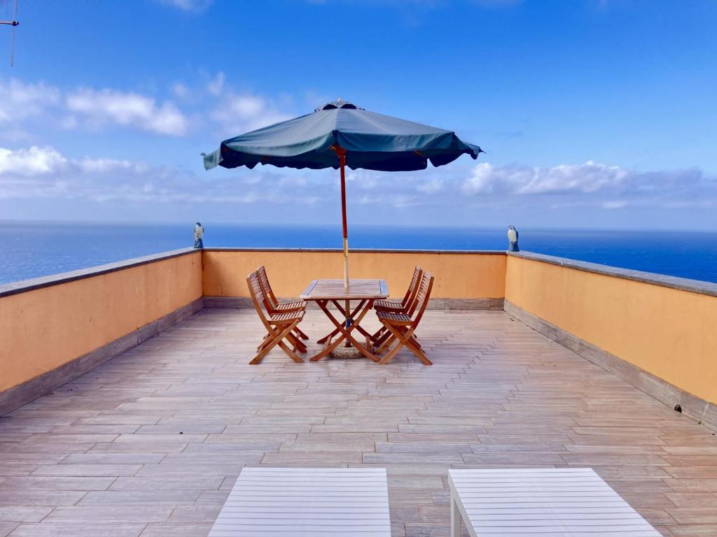 Γενική θέα στη θάλασσα ή θέα στη θάλασσα από  αυτό το διαμέρισμα