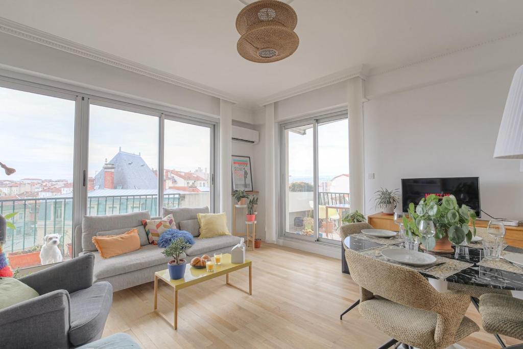 Photo de la galerie de l'établissement Mars 1943 - KP - Lyon 2 - Warm and bright apartment with balcony, à Villeurbanne