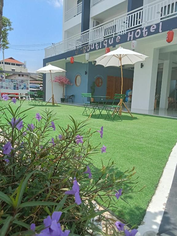 Zahrada ubytování J-Boutique Hotel เจ-บูทีค โฮเทล