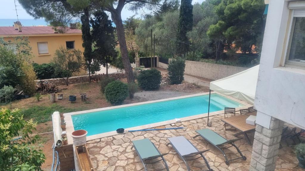 Photo de la galerie de l'établissement Mont Saint Clair Villa with pool and sea view, à Sète