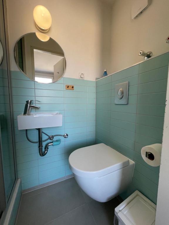 Koupelna v ubytování Weltempfänger Backpacker Hostel