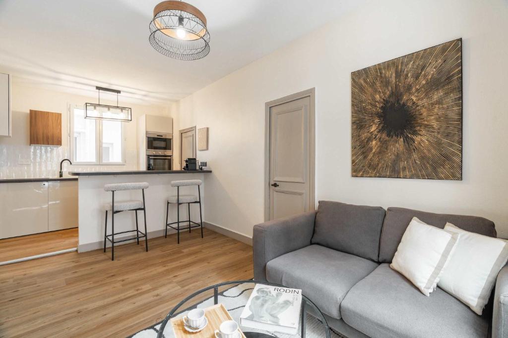 Kuchyňa alebo kuchynka v ubytovaní Family Apartment in Paris