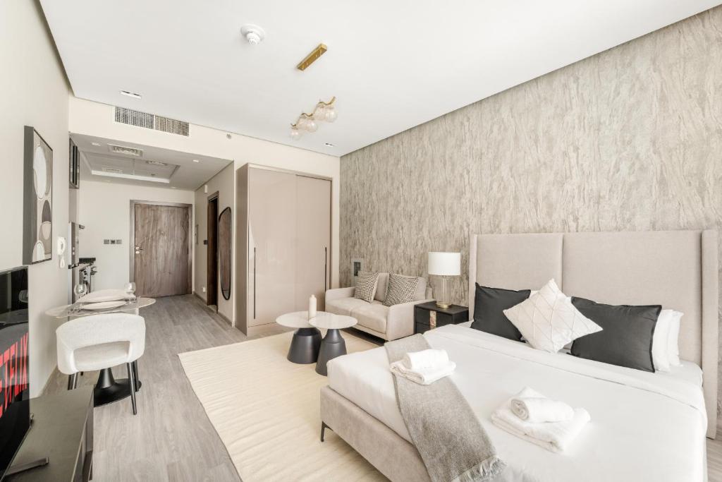 迪拜VayK - Stylish Studio with Pool View in Silicon Oasis的相册照片