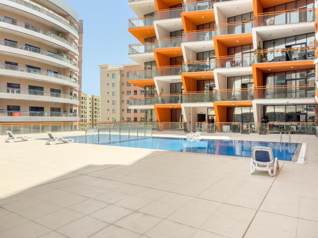 迪拜VayK - Stylish Studio with Pool View in Silicon Oasis的相册照片