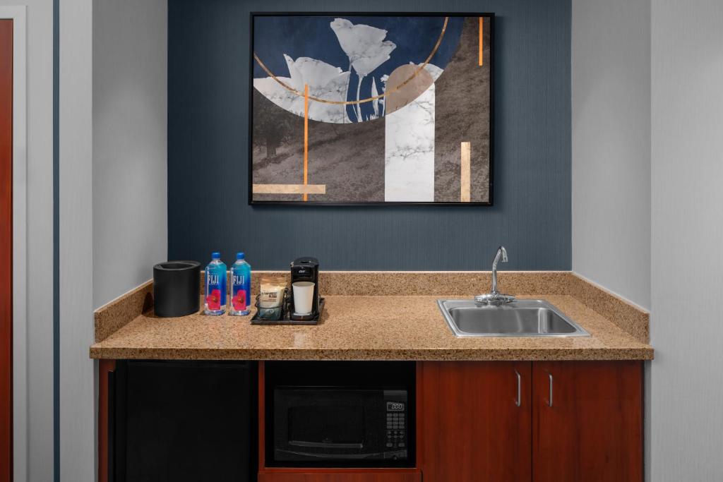 Courtyard by Marriott Santa Clarita Valencia - Executive King Suite Met 1 Slaapkamer En Slaapbank