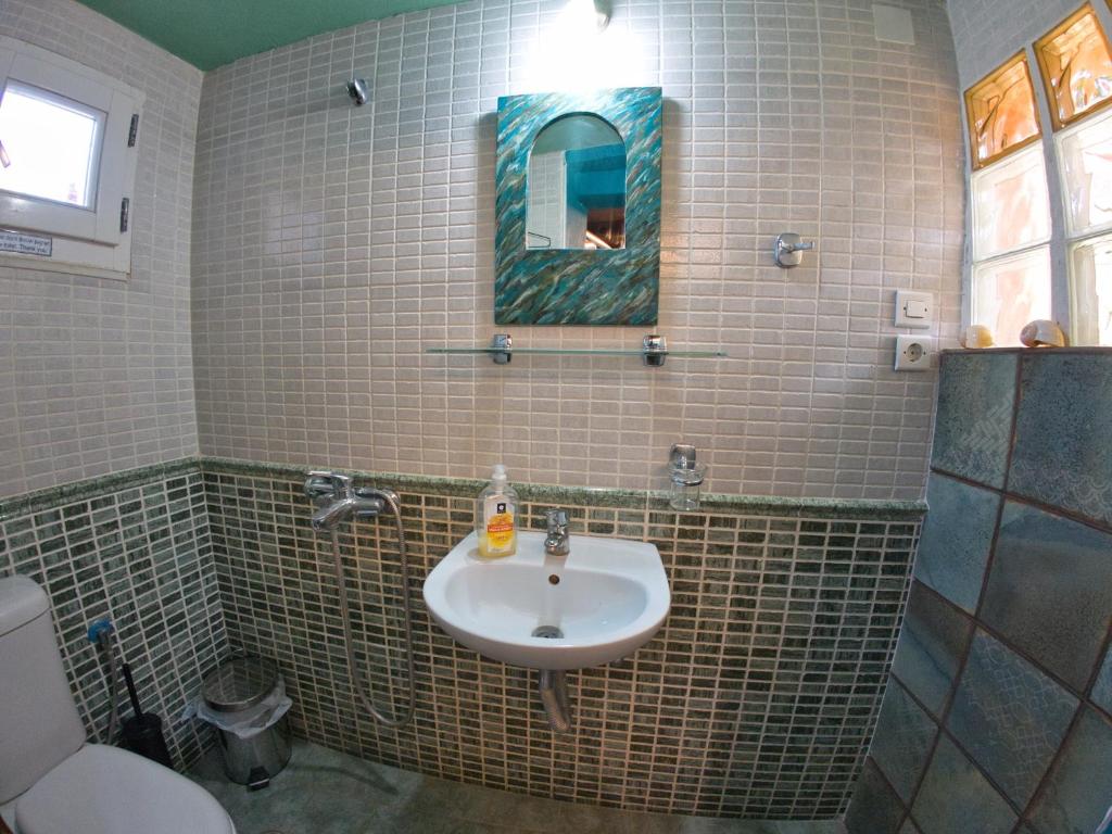 Kúpeľňa v ubytovaní Strongilos Homestay