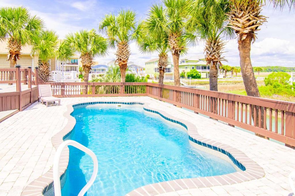 La alberca dentro o cerca de Ocean Inlet Beach Paradise Waterfront Private Pool Tiki Hut