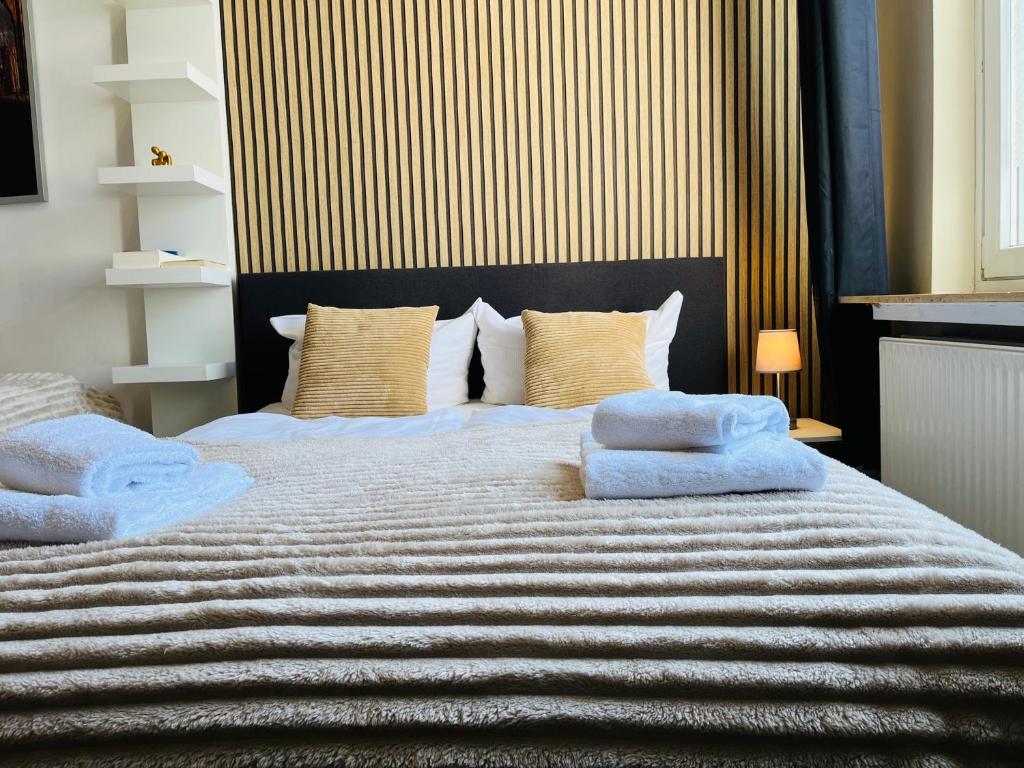 Feldhouse - 