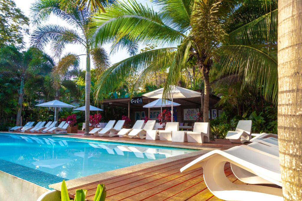 Bazén v ubytování Le Cameleon Hotel nebo v jeho okolí
