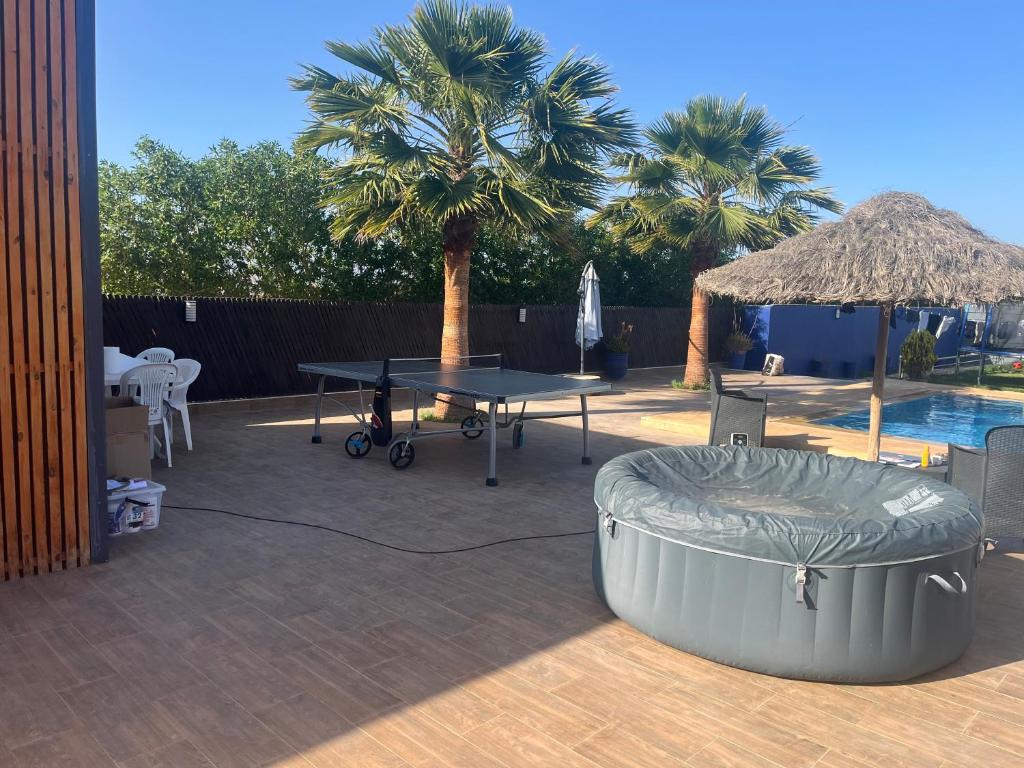 Bazén v ubytování Villa Berkania piscine privée - 8 pers nebo v jeho okolí