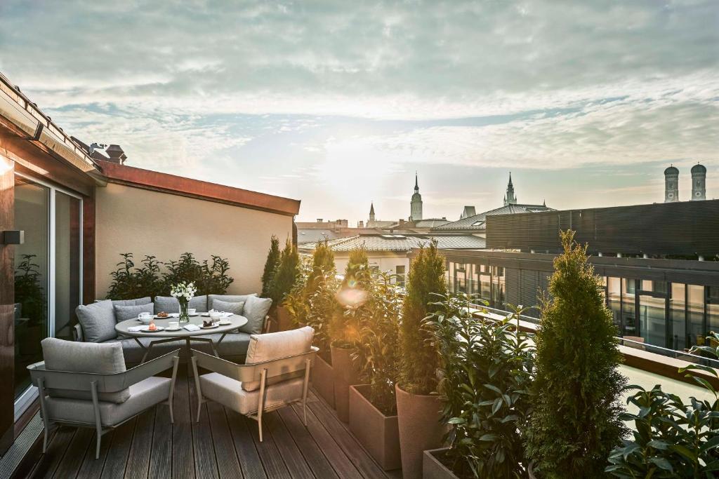 Vier Jahreszeiten Kempinski München - Resim 25