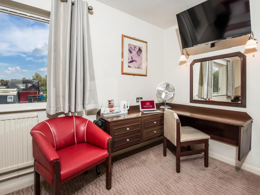 TV a/nebo společenská místnost v ubytování Peartree Lodge Waterside