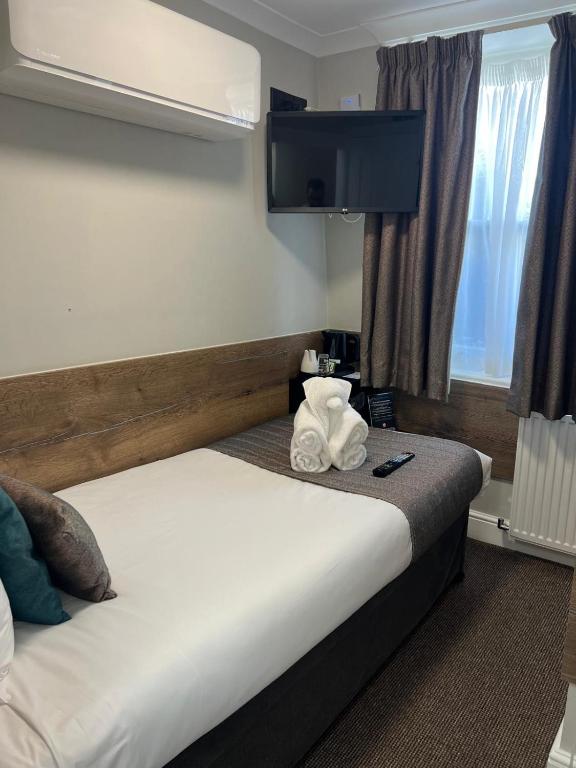 Tudor Court Hotel - Resim 11