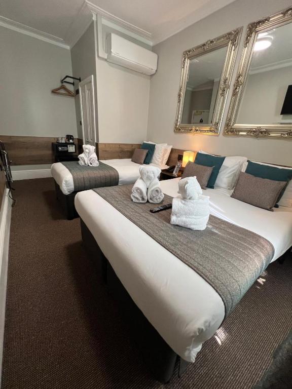 Tudor Court Hotel - Resim 36