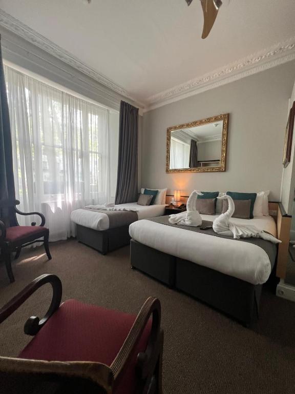 Tudor Court Hotel - Resim 41