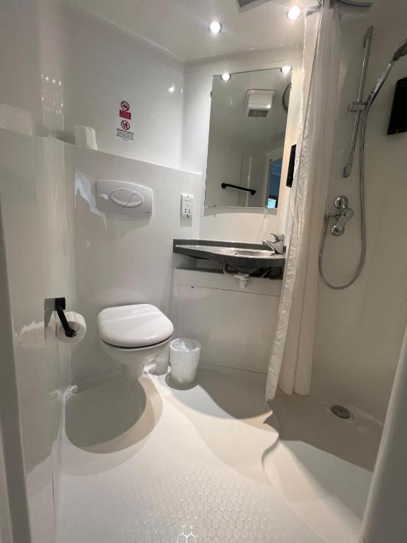 Tudor Court Hotel - Resim 8