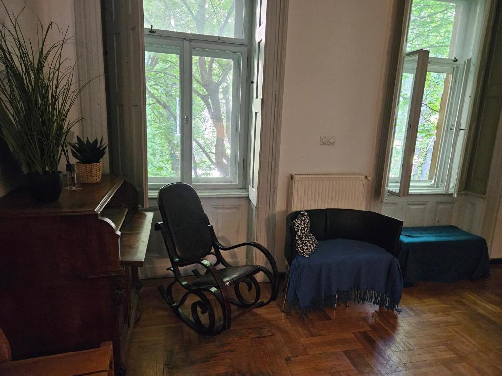 Posezení v ubytování Ligeti Ruin Hostel