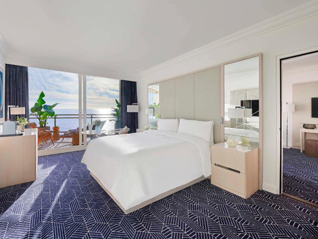 Postel nebo postele na pokoji v ubytování Fairmont Monte Carlo