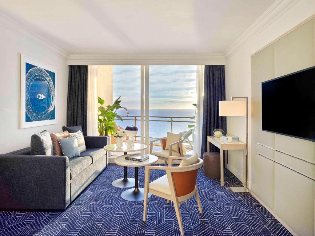 TV a/nebo společenská místnost v ubytování Fairmont Monte Carlo