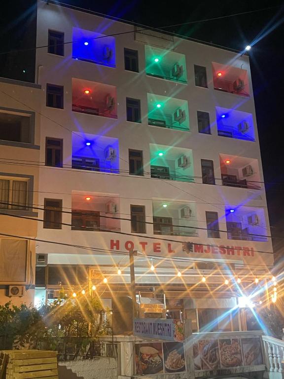Hotel Mjeshtri