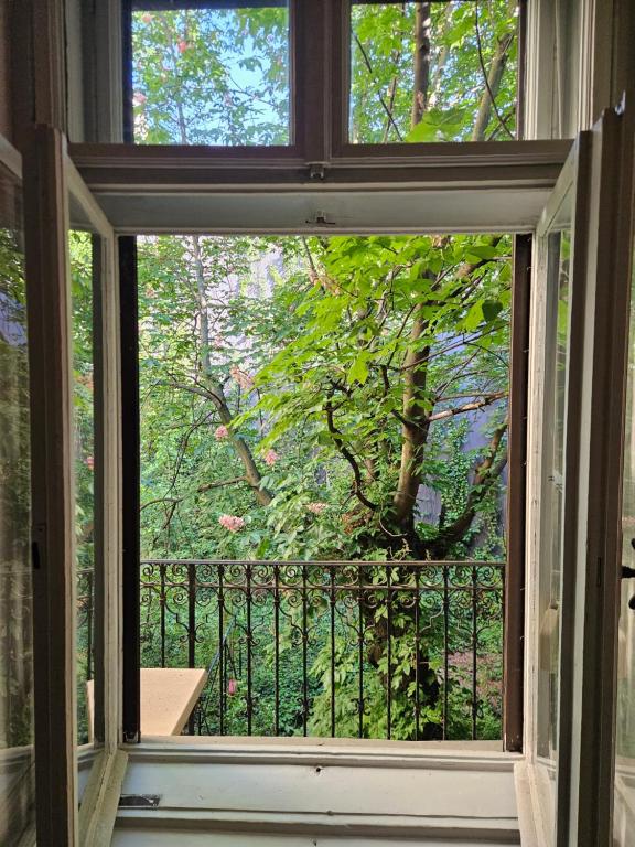Balkón nebo terasa v ubytování Ligeti Ruin Hostel