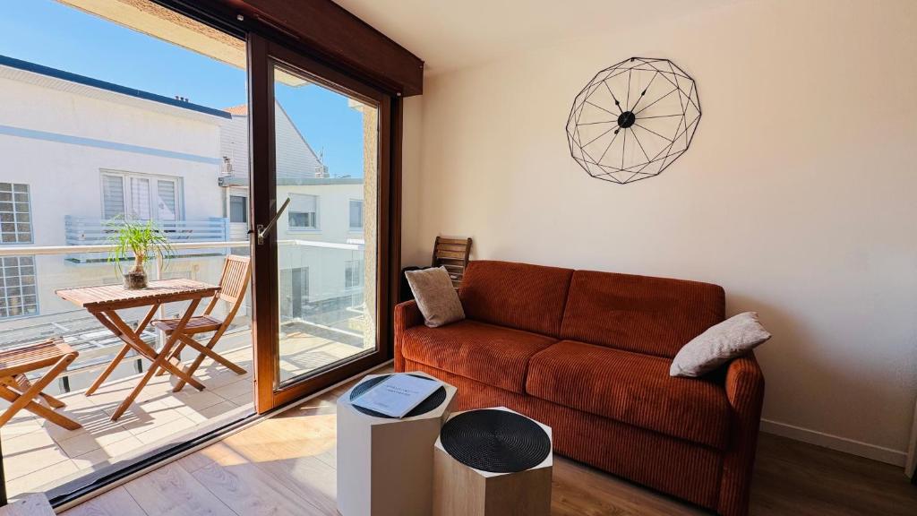 Posedenie v ubytovaní L’échappée avec vue sur la mer