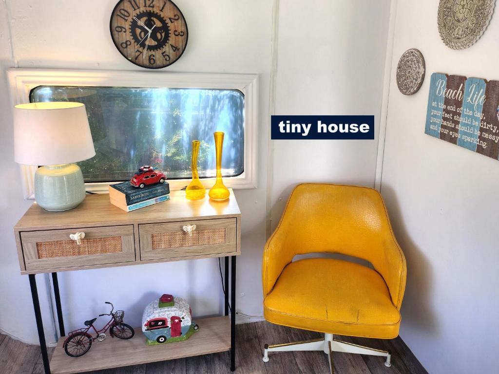 Posezení v ubytování Dream Tiny House or Luxus Tent with pool
