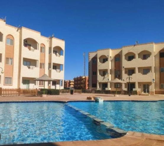 Bazén v ubytování قرية بلولاجون راس سدر شاليه فاخر للايجار for families only nebo v jeho okolí