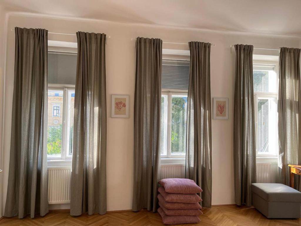 Posezení v ubytování Schöne Wohnung im Helenental