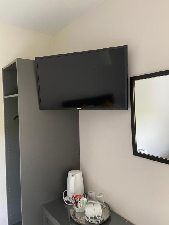 TV a/nebo společenská místnost v ubytování Ardeen House