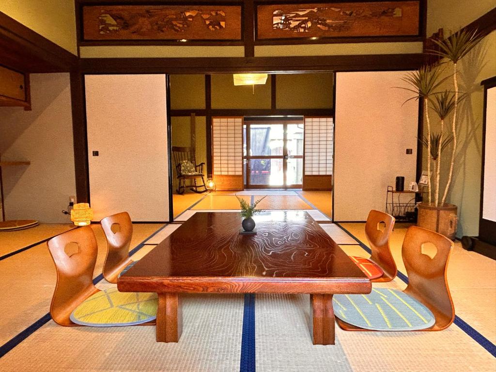 Fotografie z fotogalerie ubytování 平田屋 明治の間 -Hirataya Meiji- 父母ケ浜4分 v destinaci Mitoyo